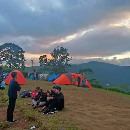 Tapian Ratu Camp Real Hotel Bukittinggi Exterior photo