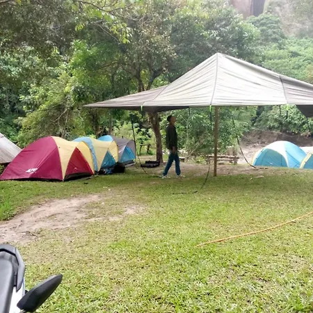 Tapian Ratu Camp Real Hotel Bukittinggi Exterior photo